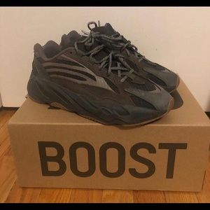 Yeezy Boost 700 V2